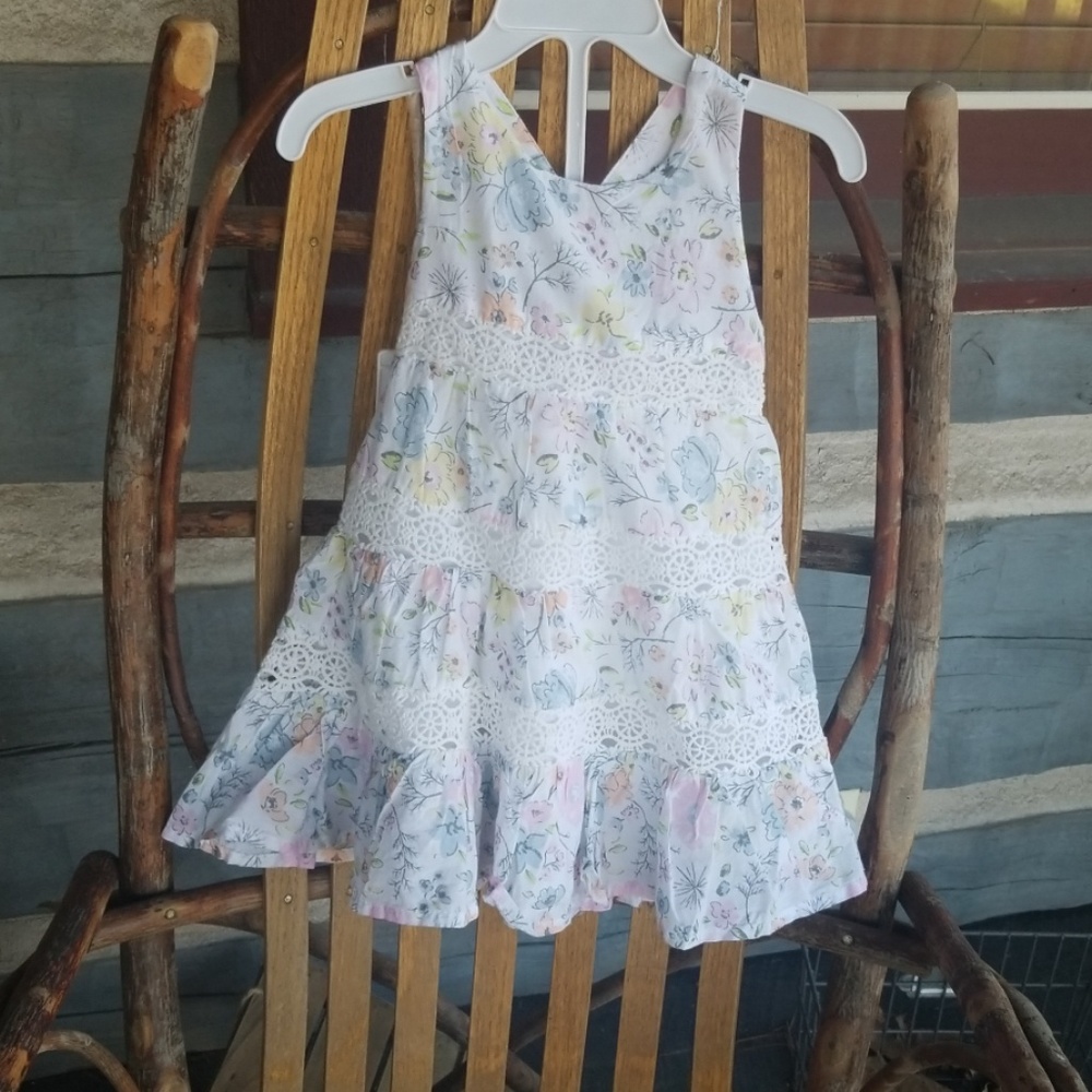 🌺NWT WHITE FLOWER  DRESS - Picture 2 of 8